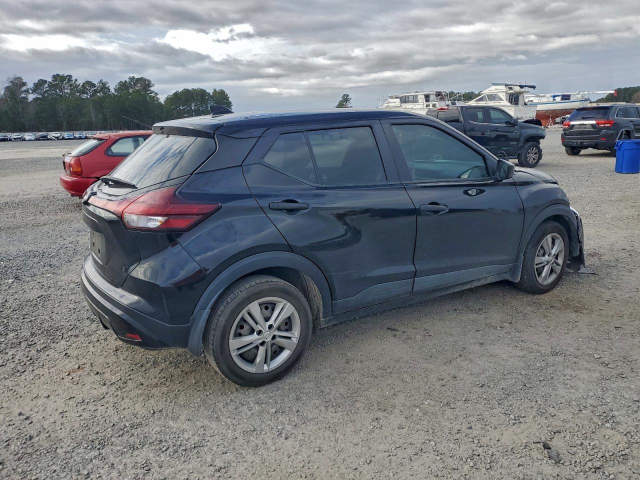 2023 NISSAN KICKS