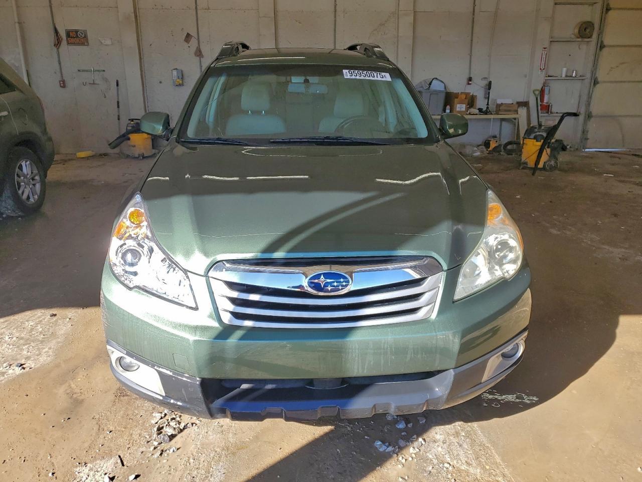 2010 SUBARU Outback