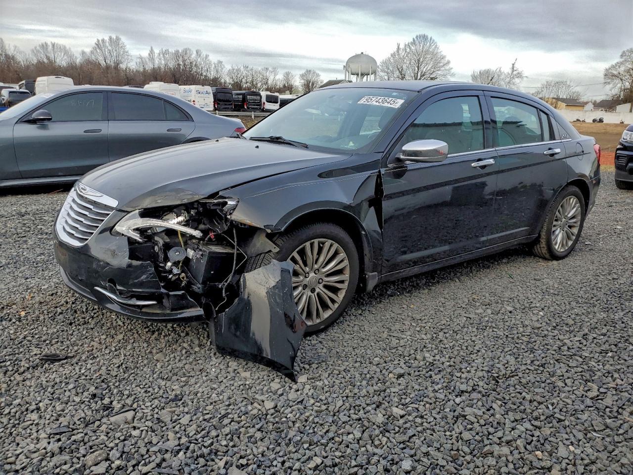2013 CHRYSLER 200