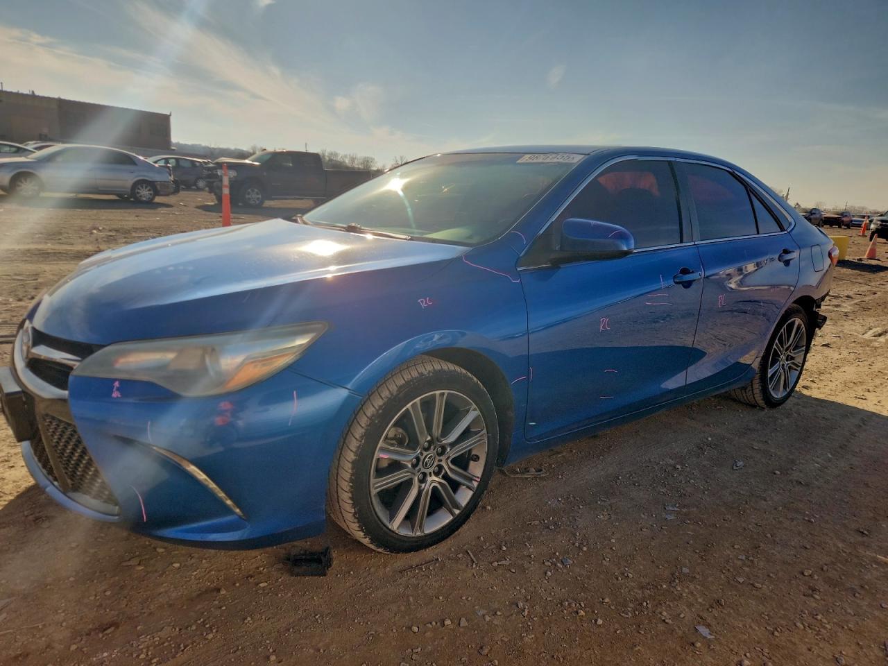 2016 TOYOTA CAMRY
