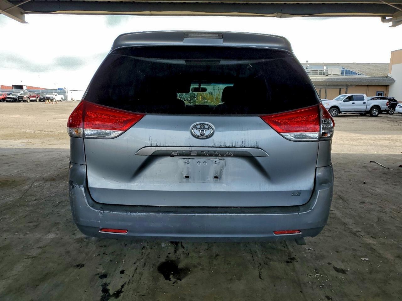 2014 TOYOTA SIENNA