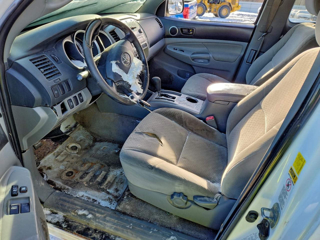 2011 TOYOTA TACOMA