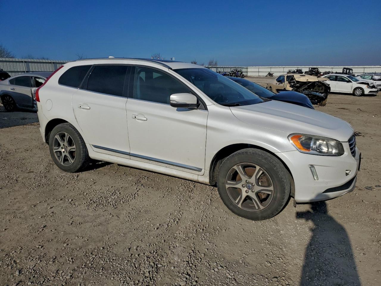 2015 VOLVO XC60