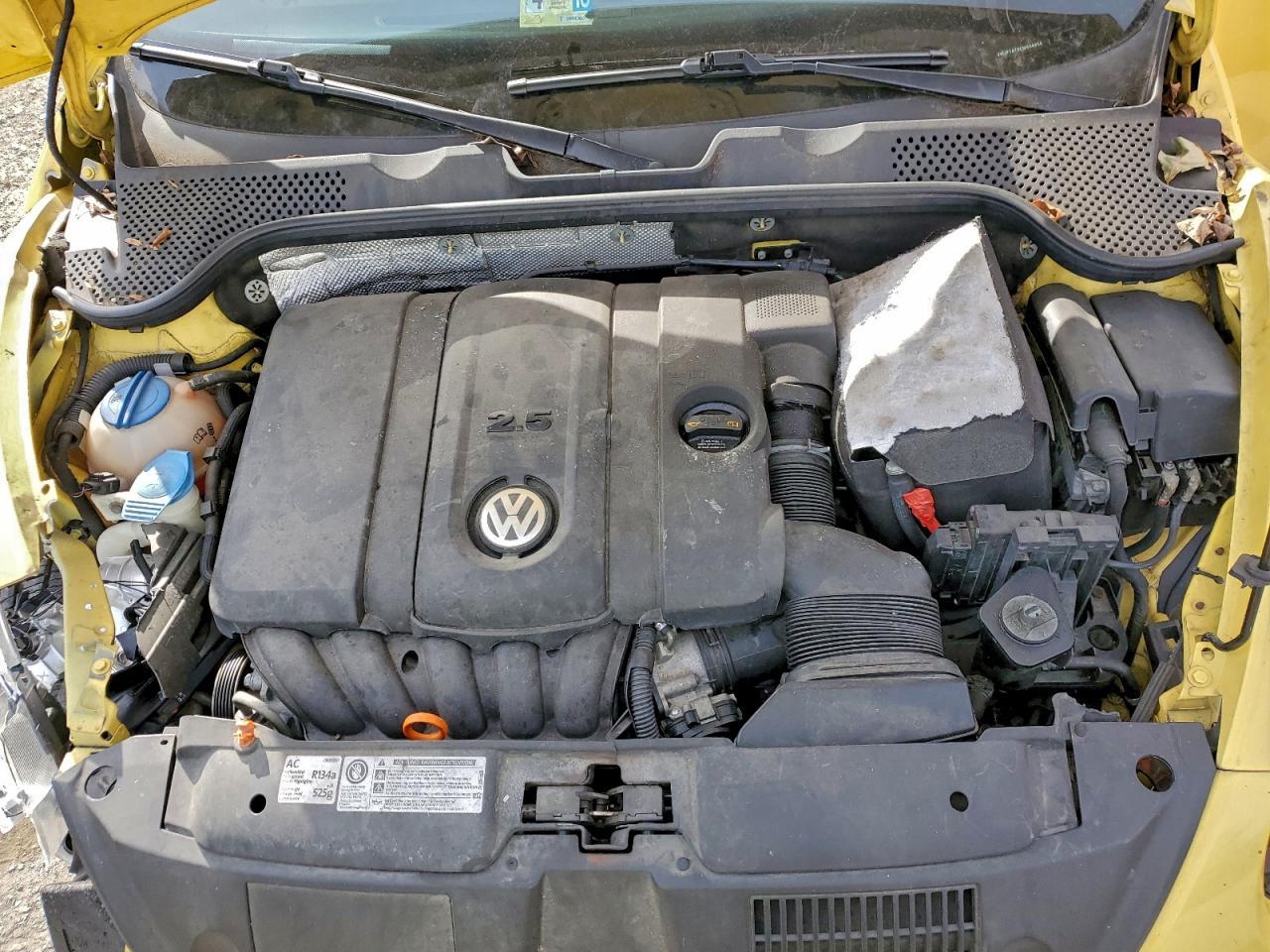2012 VOLKSWAGEN Beetle