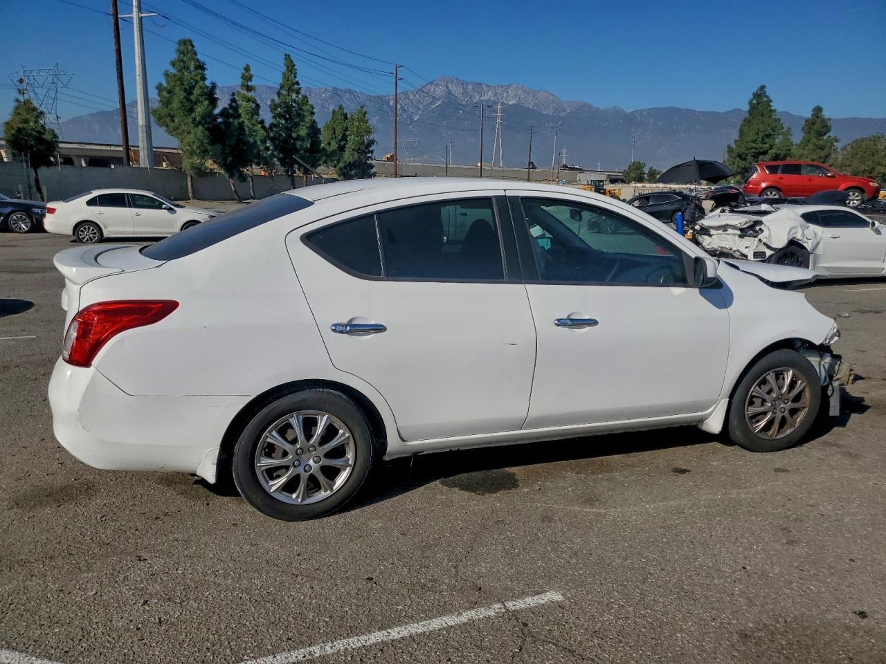 2013 NISSAN VERSA