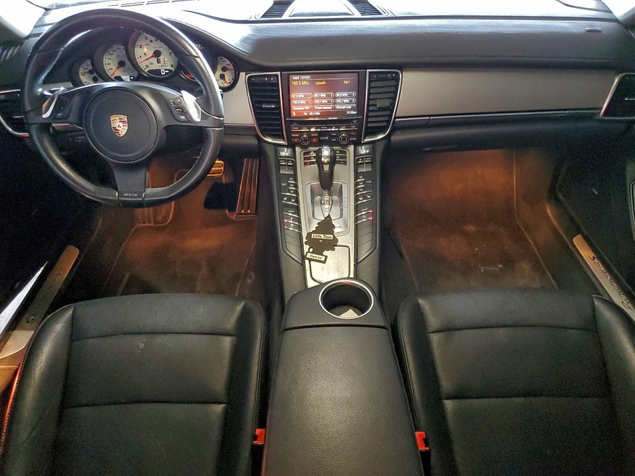 2011 PORSCHE Panamera