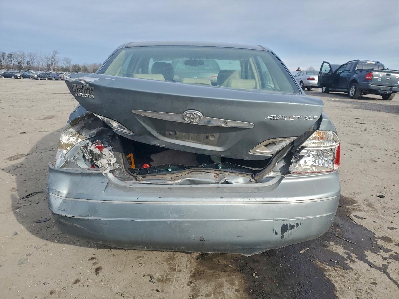 2004 TOYOTA Avalon