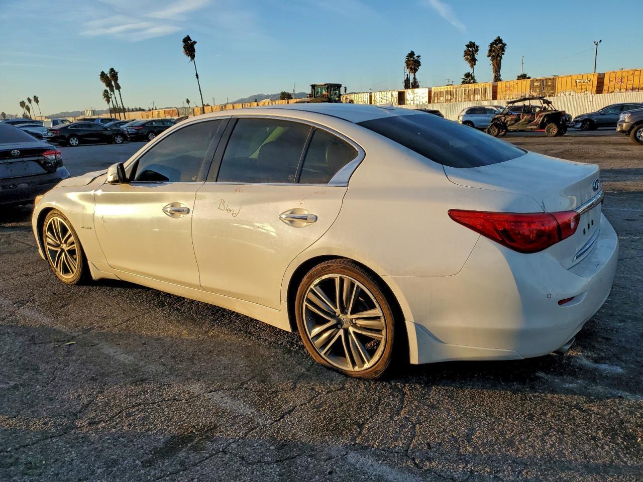 2016 INFINITI Q50