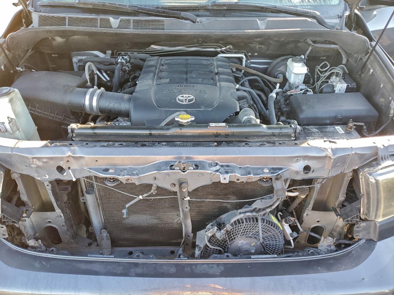 2015 TOYOTA Sequoia