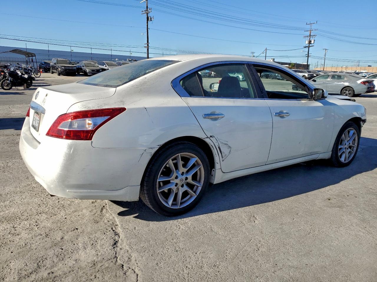 2011 NISSAN Maxima