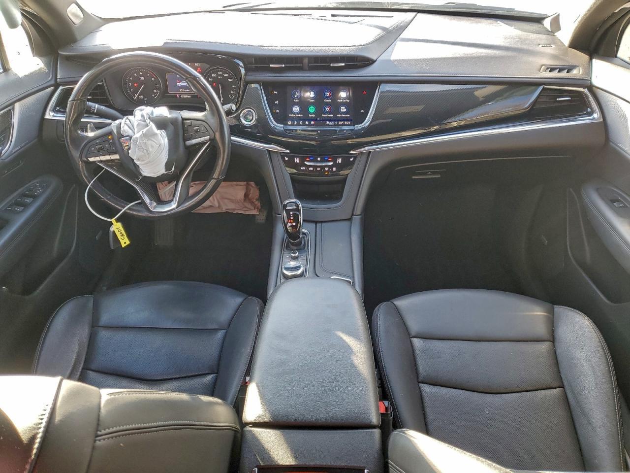 2021 CADILLAC XT6