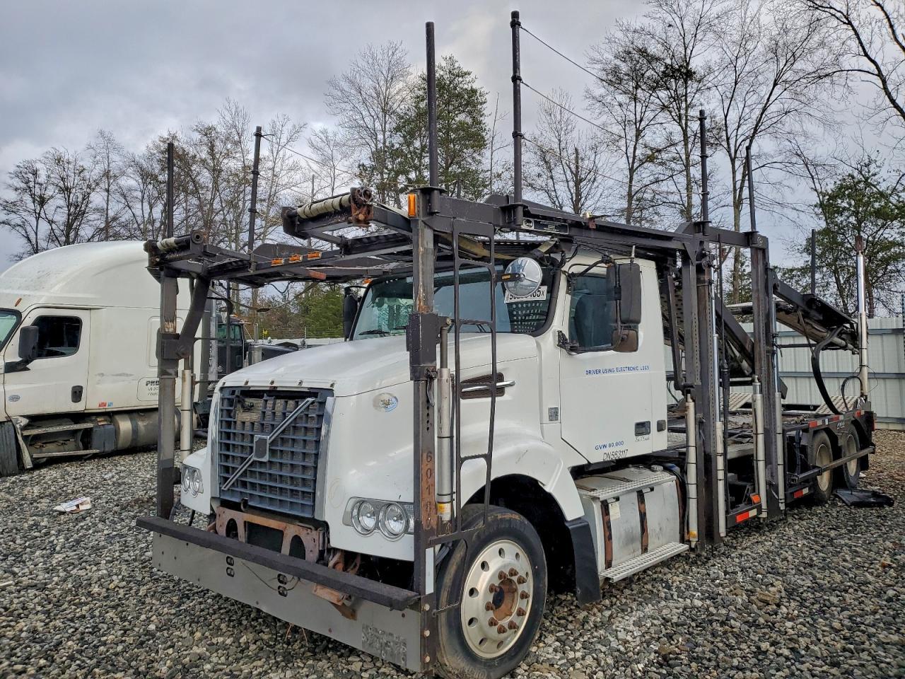 2013 VOLVO VAH
