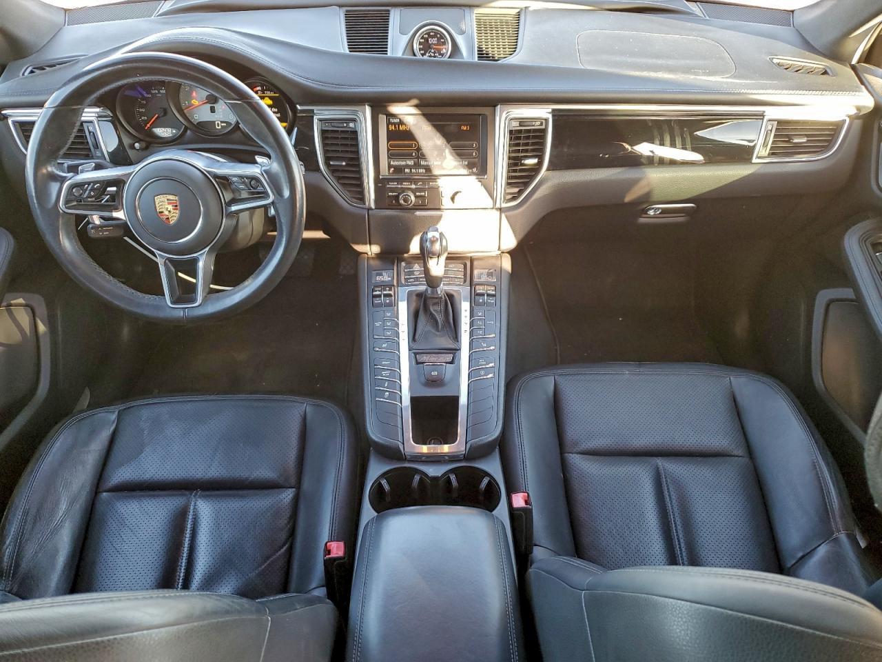 2015 PORSCHE Macan