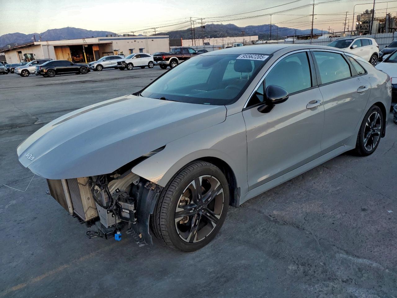 2022 KIA K5