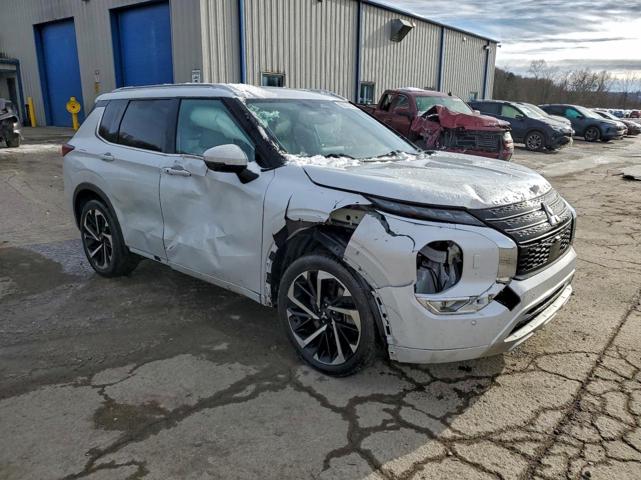 2022 MITSUBISHI outlander
