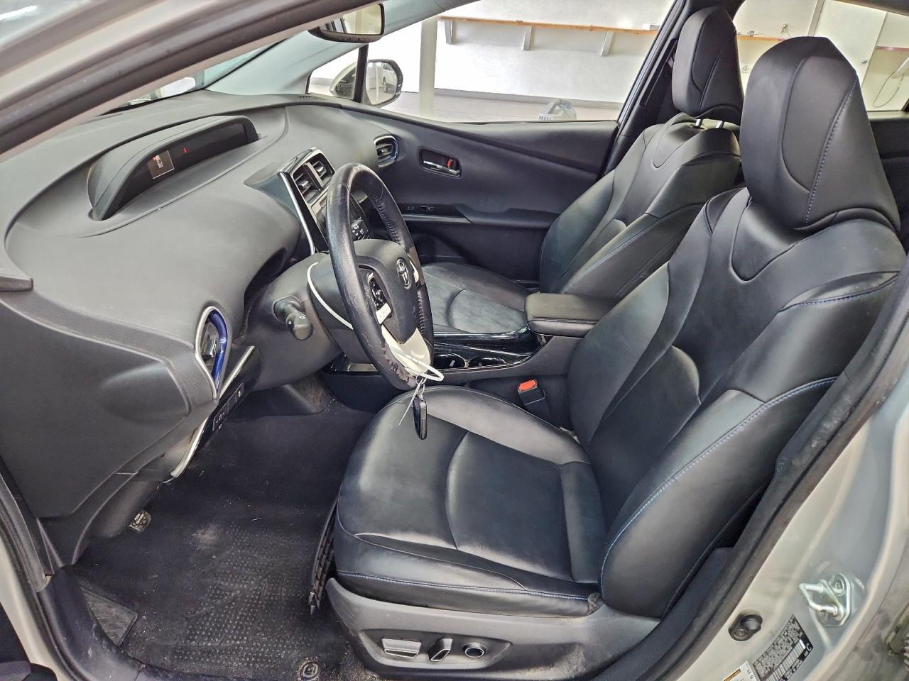 2017 TOYOTA PRIUS