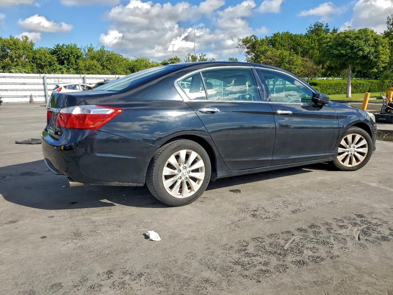 2015 HONDA ACCORD