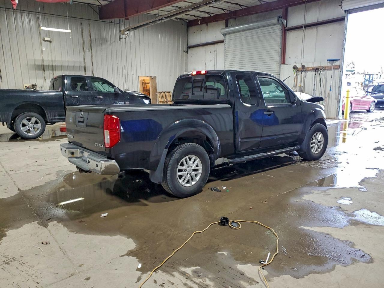 2017 NISSAN Frontier