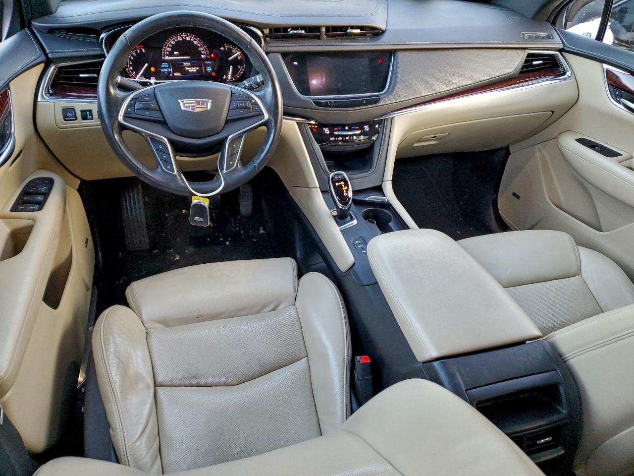 2017 CADILLAC XT5