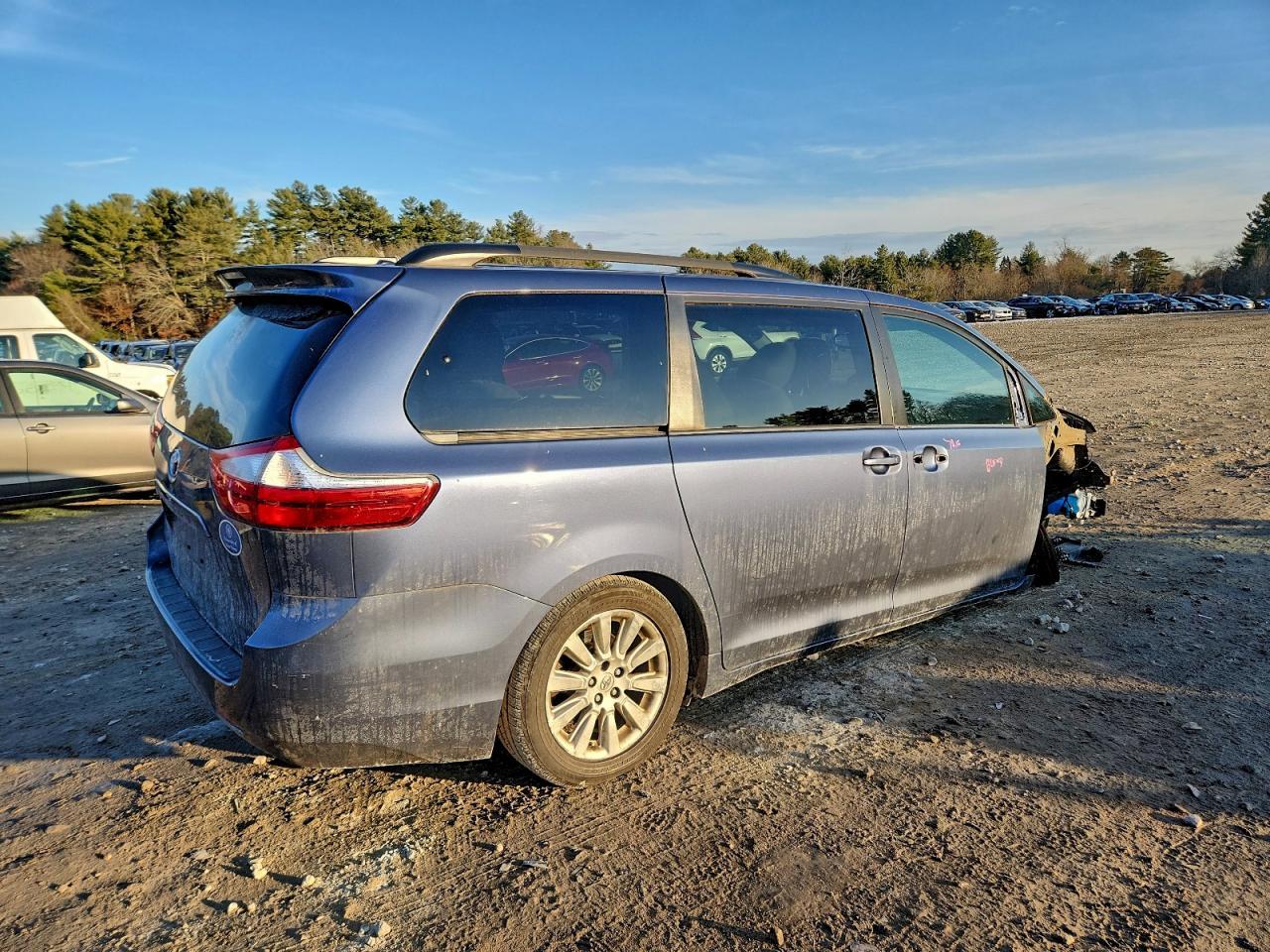 2015 TOYOTA SIENNA