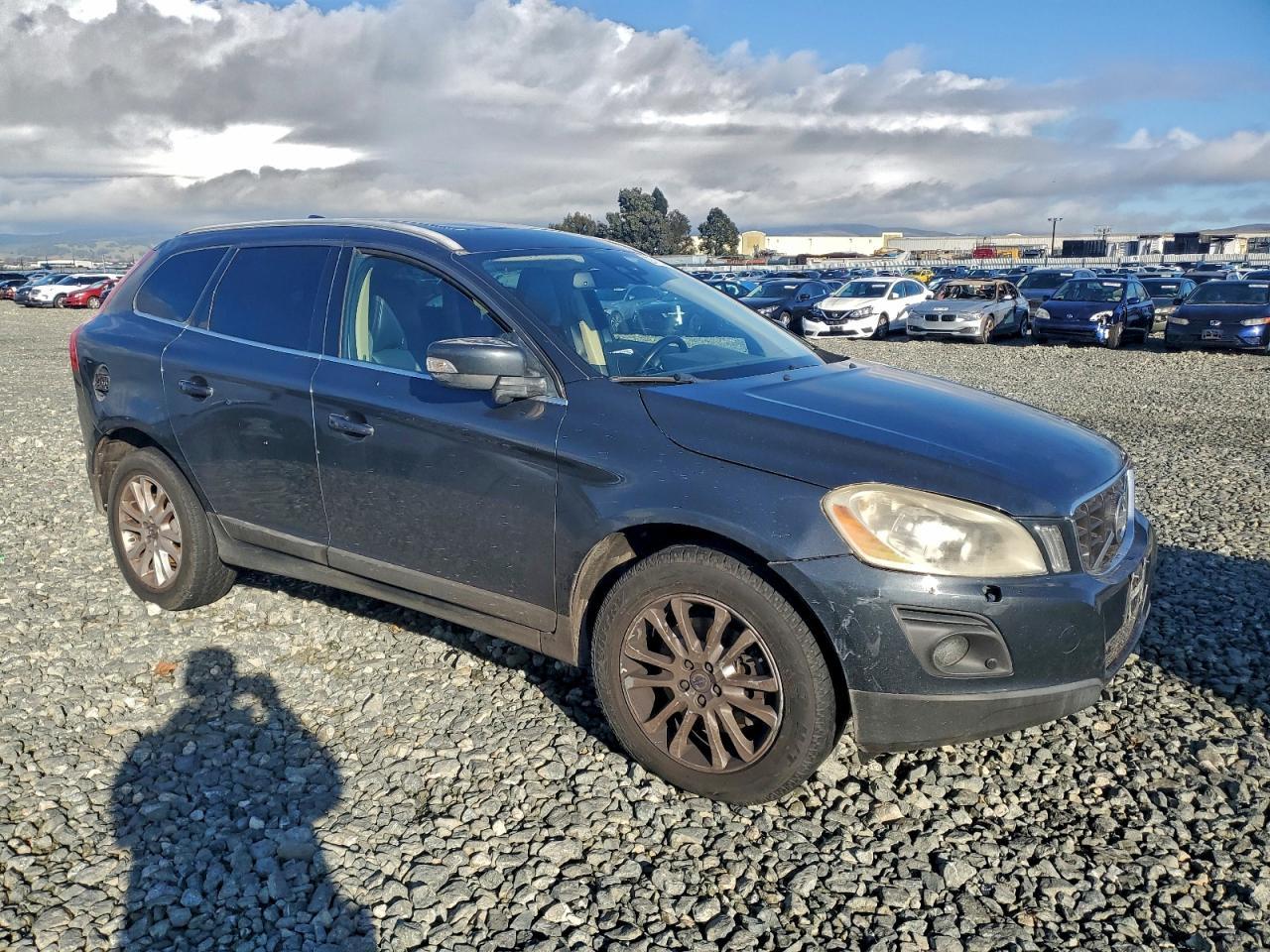 2010 VOLVO XC60