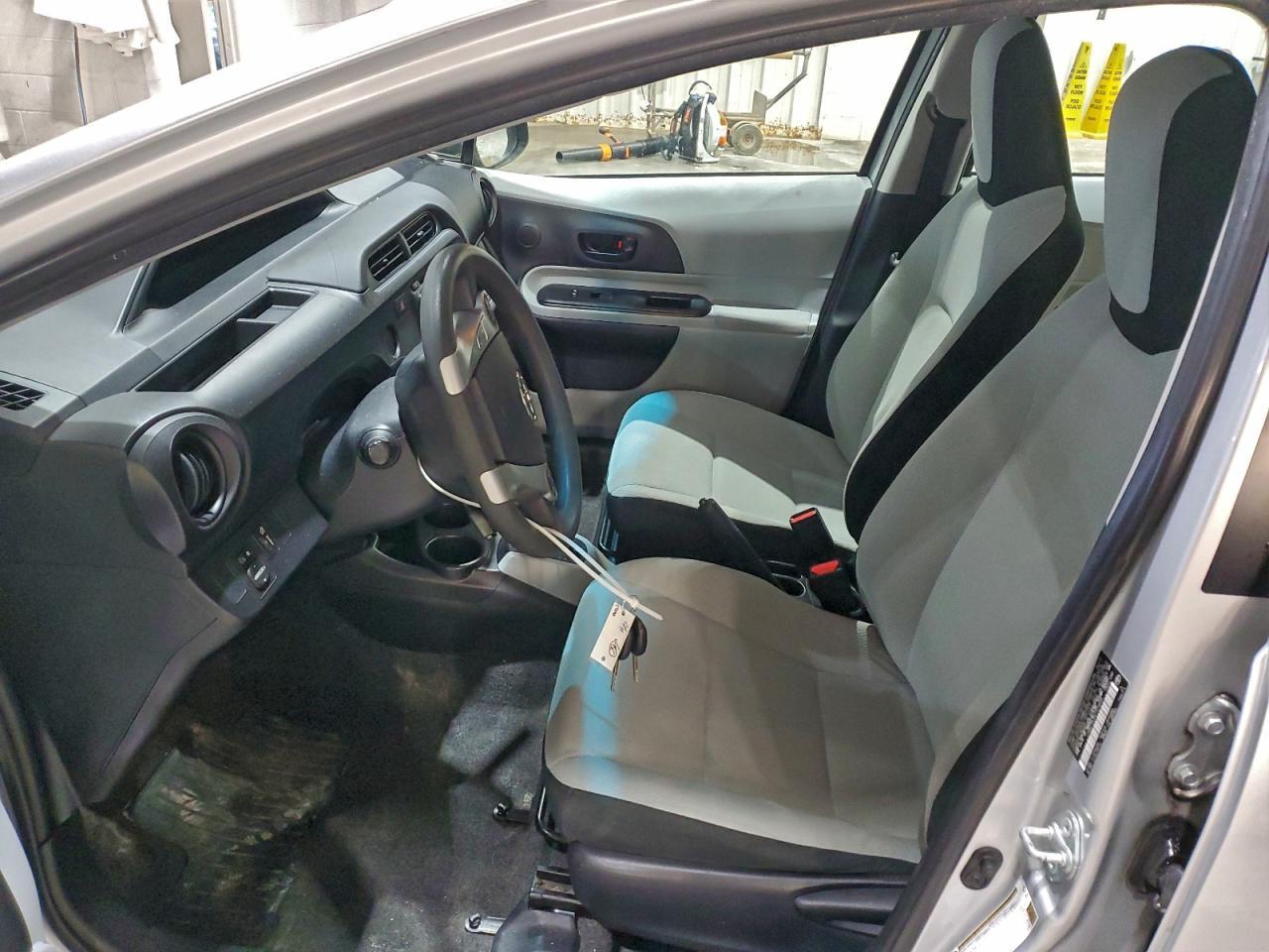 2012 TOYOTA Prius c