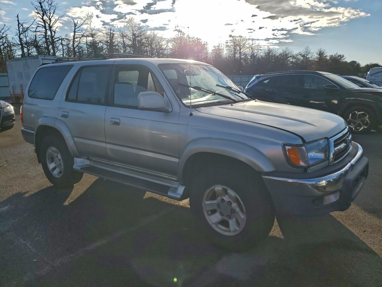 2000 TOYOTA 4Runner