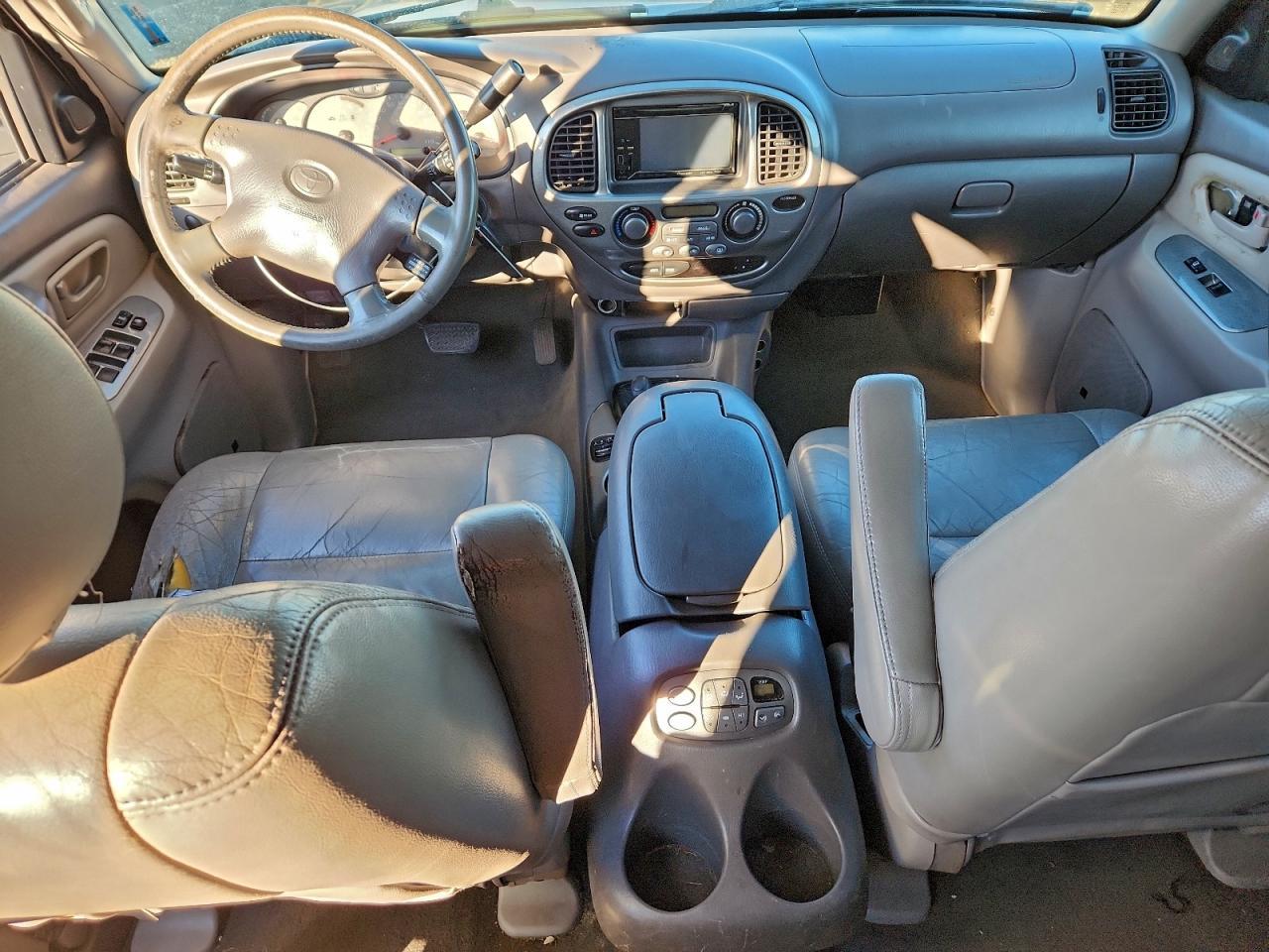 2001 TOYOTA Sequoia