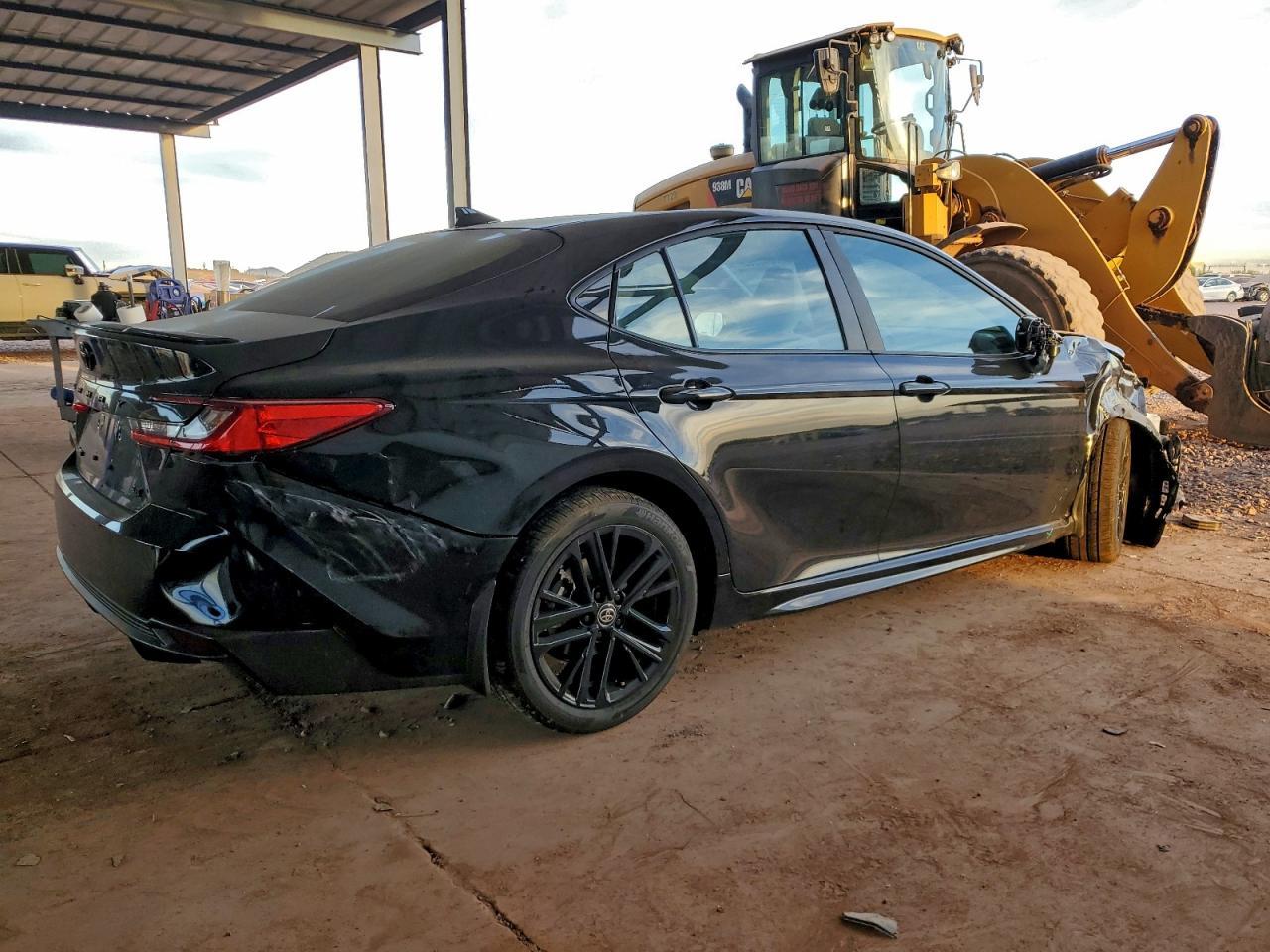 2025 TOYOTA CAMRY