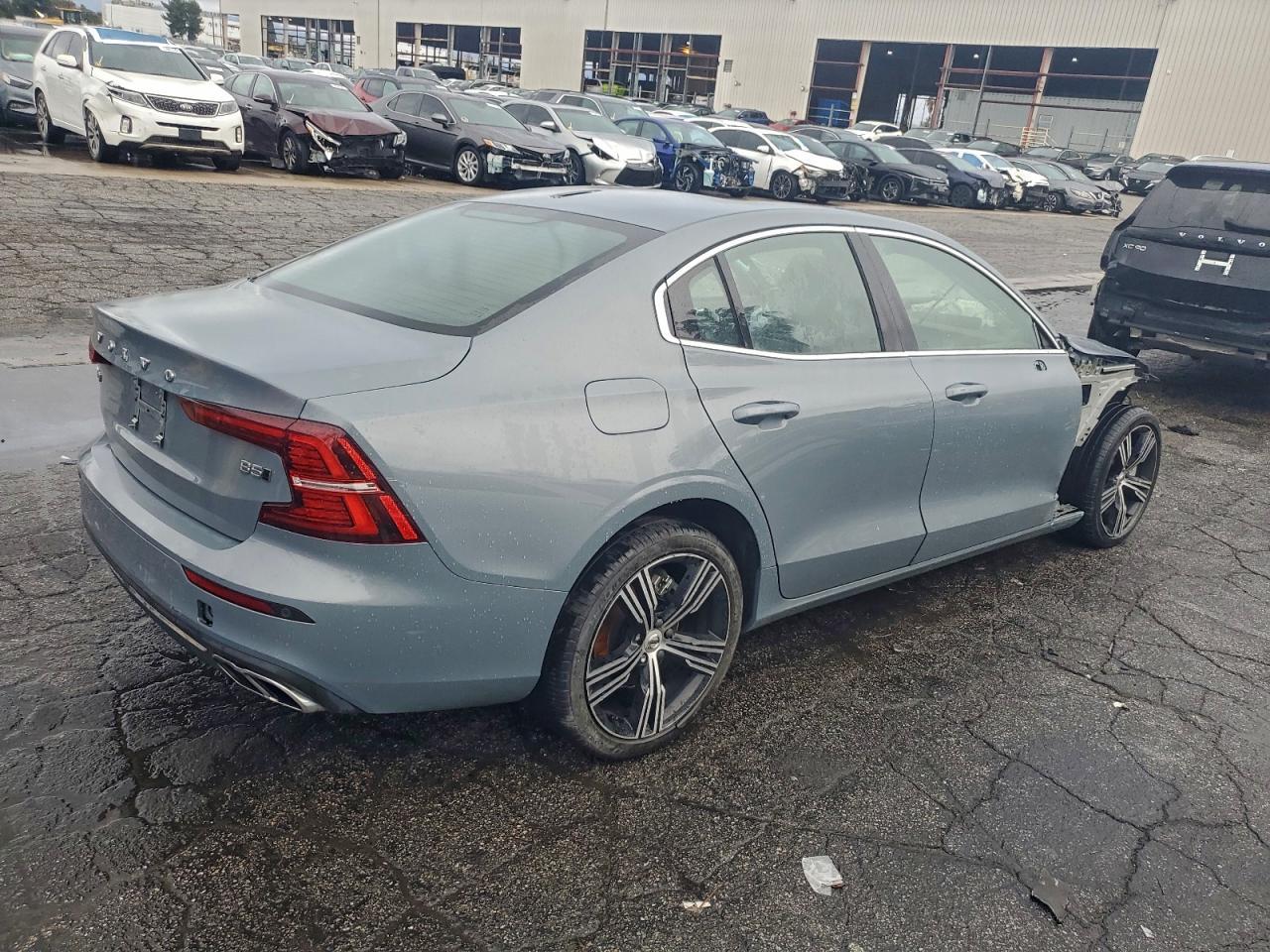 2024 VOLVO S60