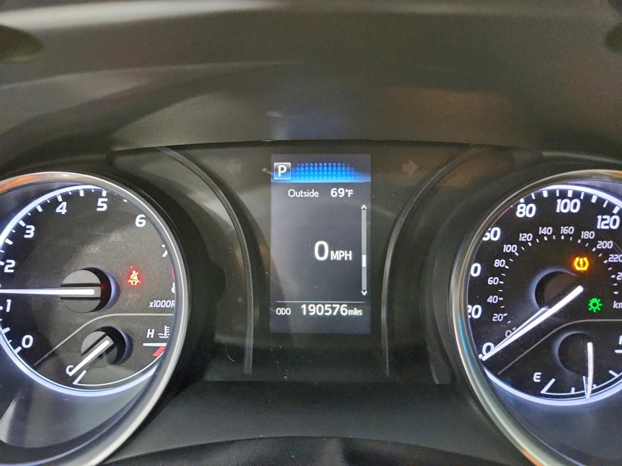 2018 TOYOTA CAMRY