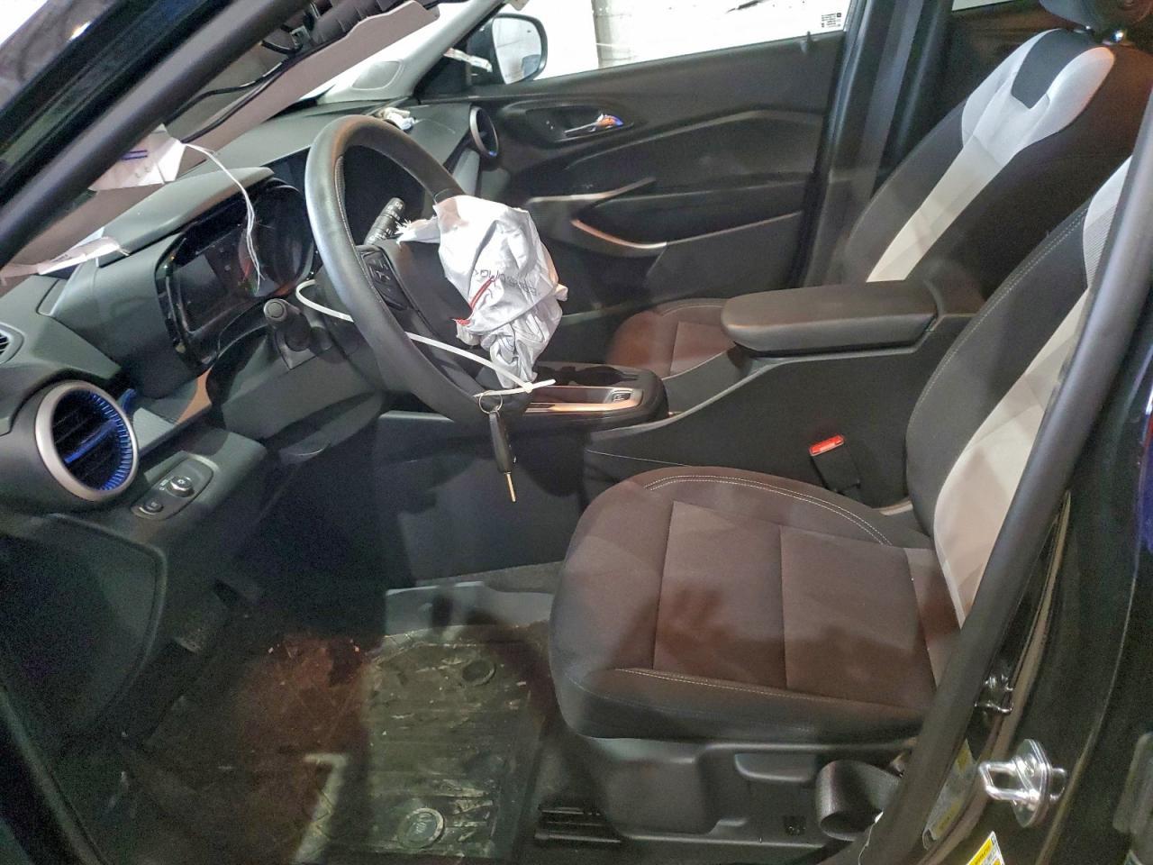 2025 CHEVROLET TRAX