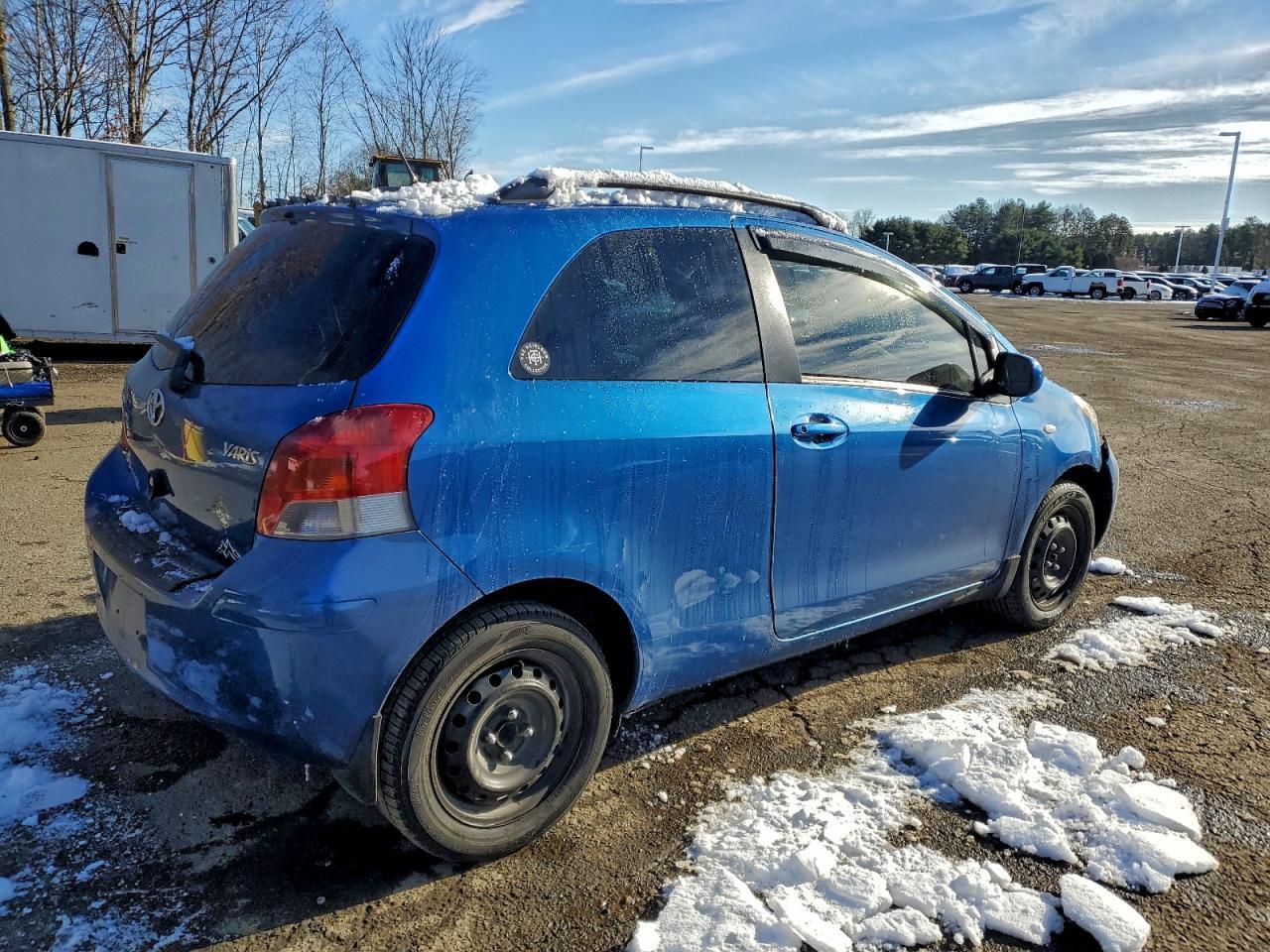 2011 TOYOTA YARIS