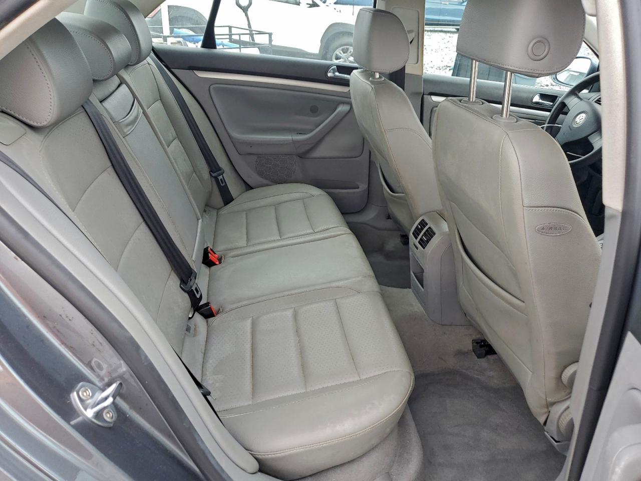2005 VOLKSWAGEN JETTA
