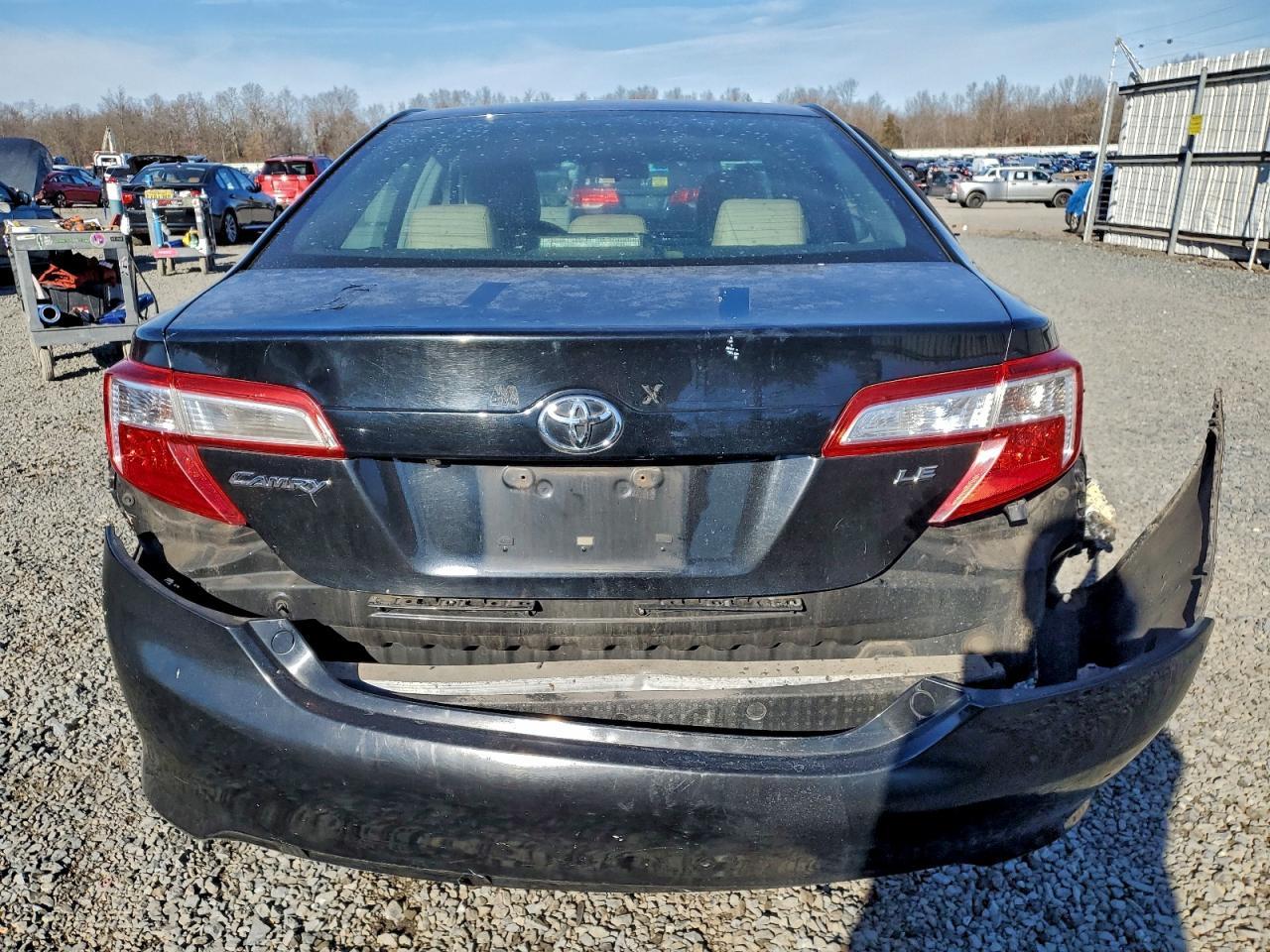 2014 TOYOTA CAMRY