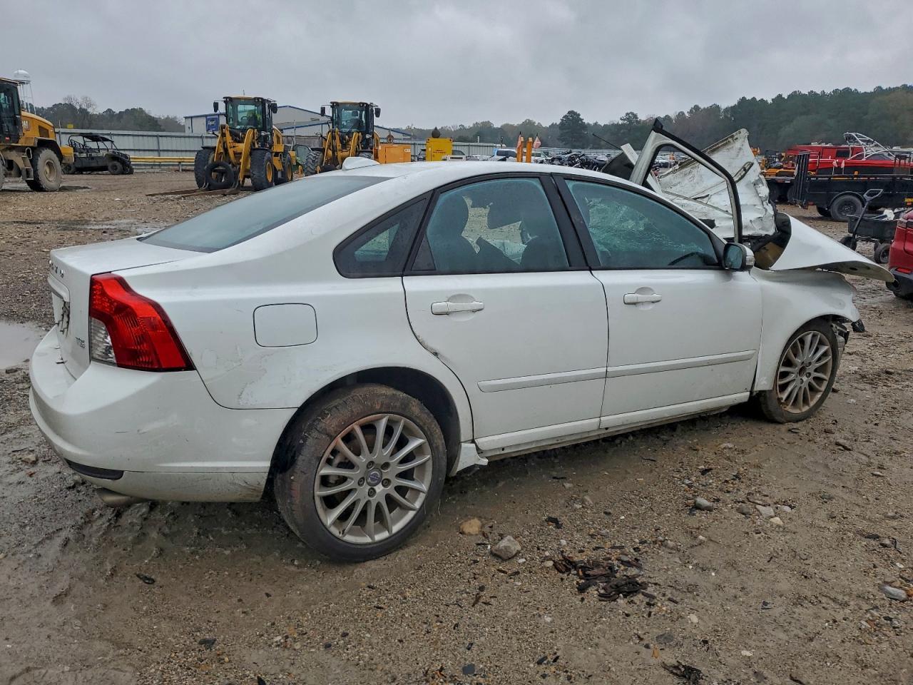 2011 VOLVO S40