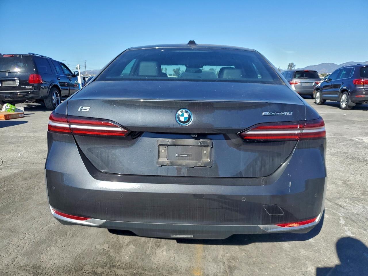 2024 BMW i5