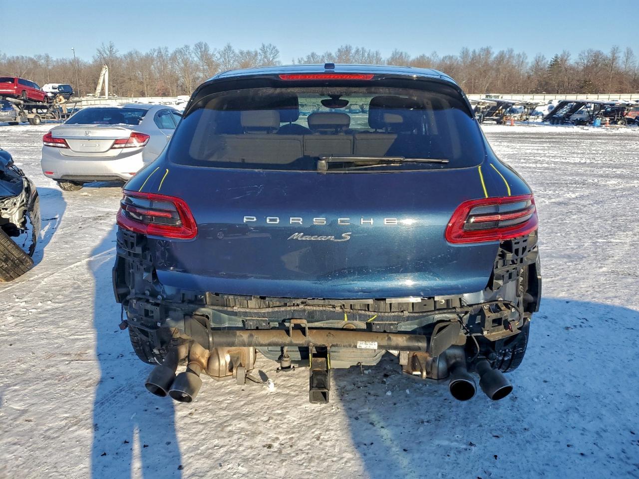 2016 PORSCHE Macan