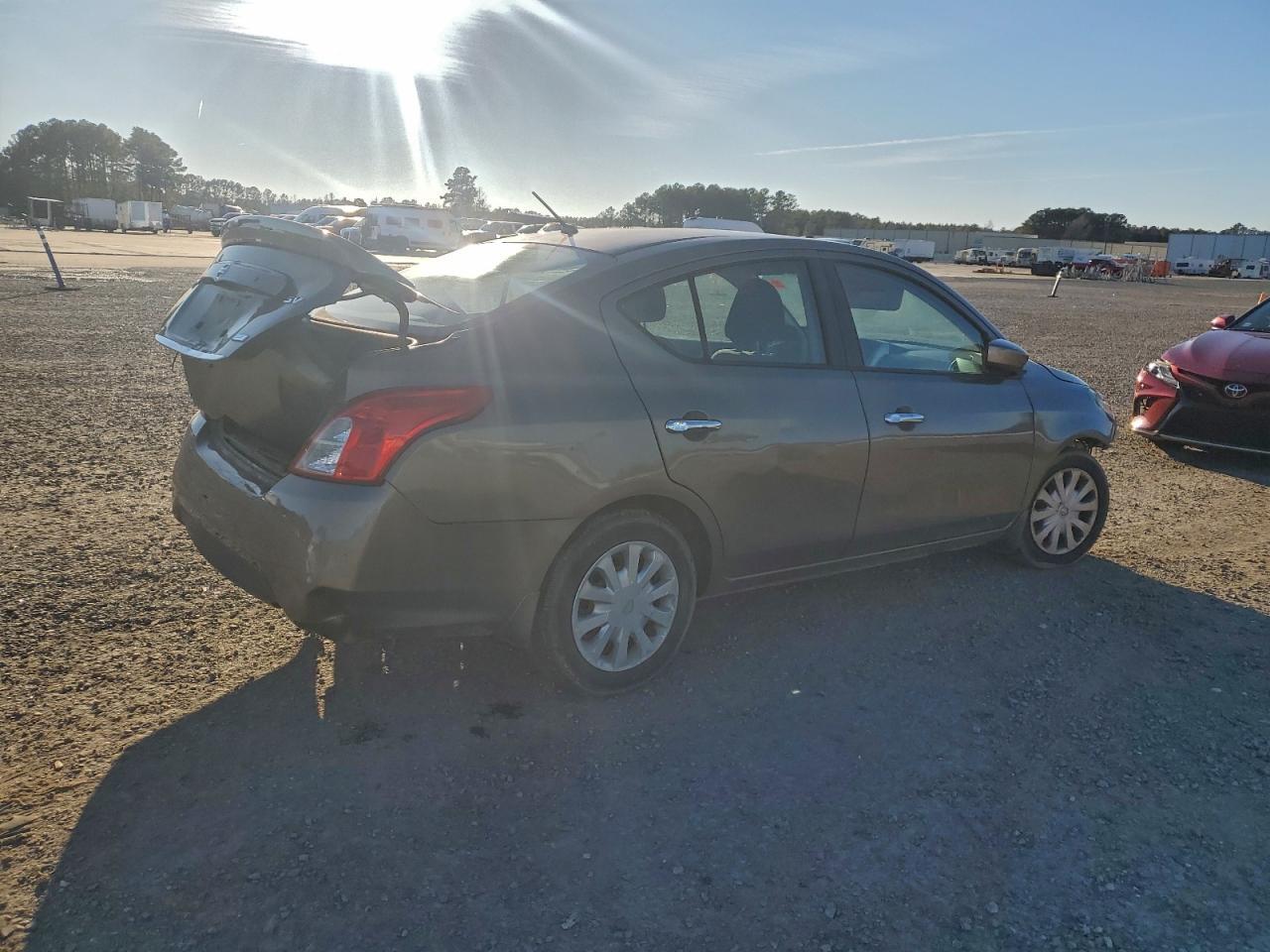 2016 NISSAN VERSA