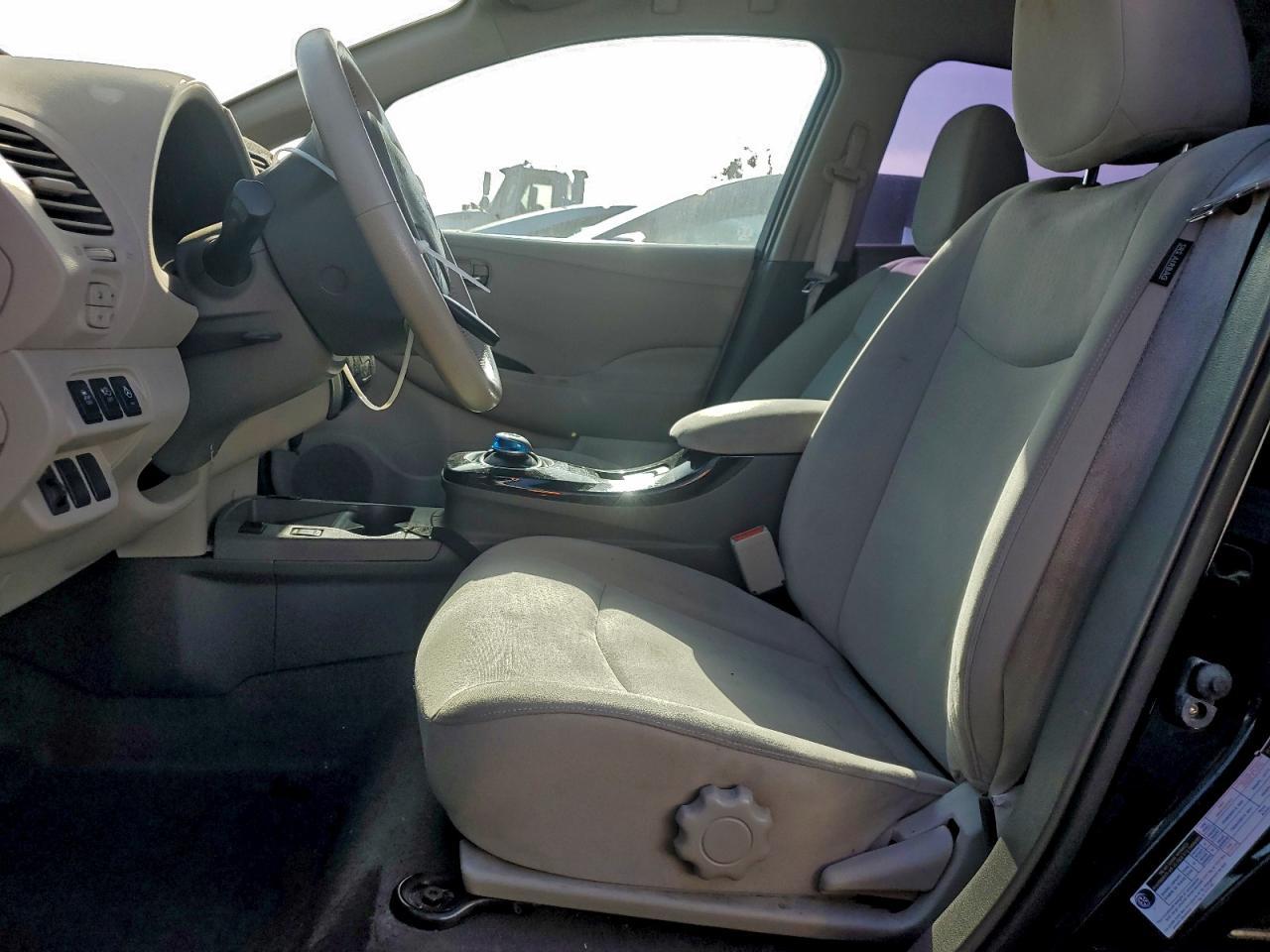 2012 NISSAN LEAF