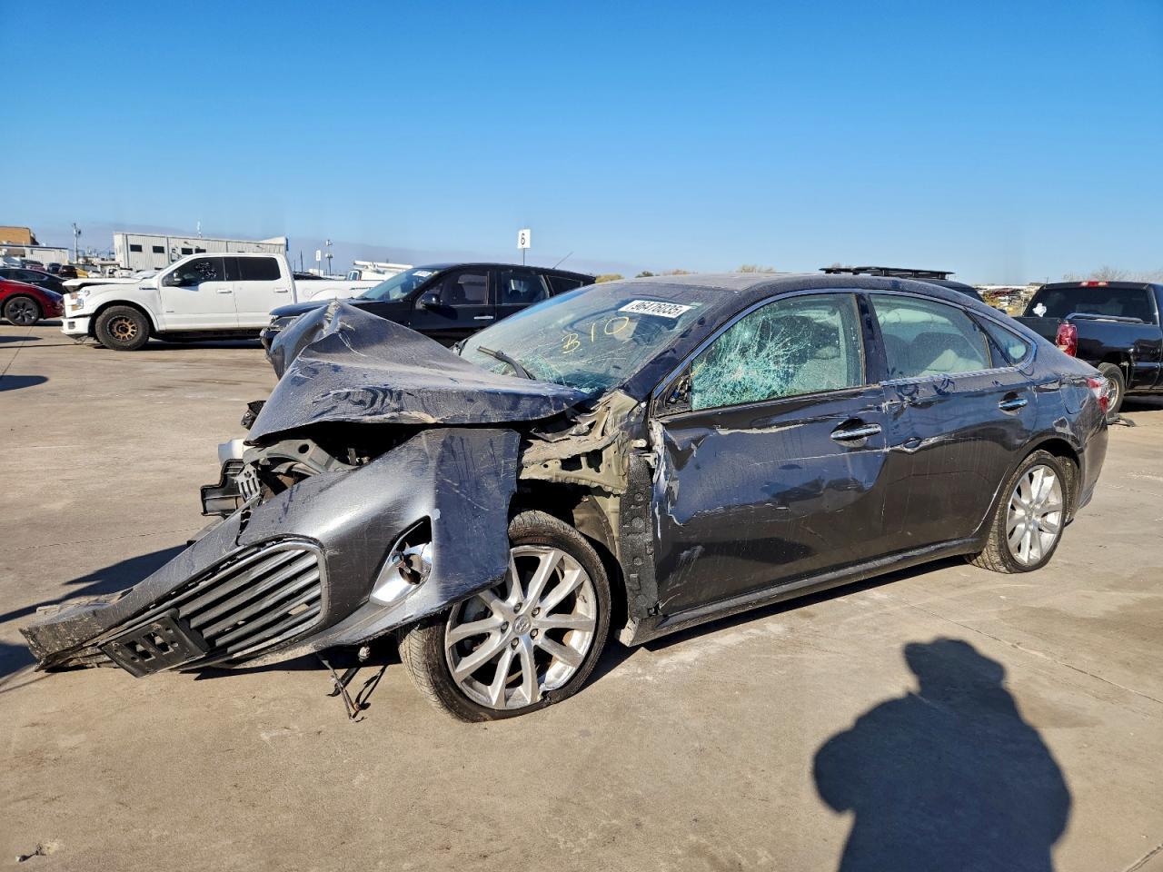 2013 TOYOTA Avalon