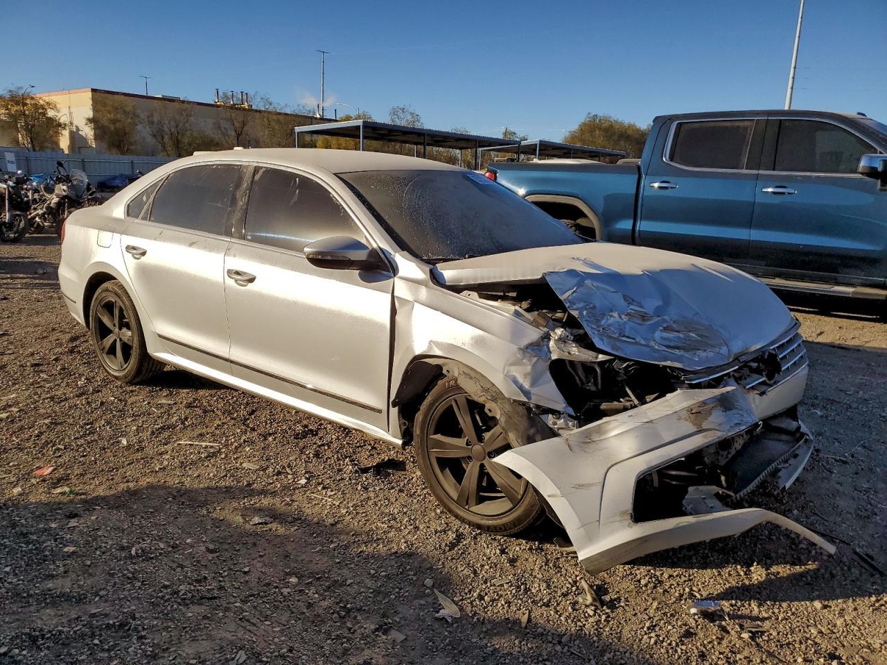 2017 VOLKSWAGEN Passat