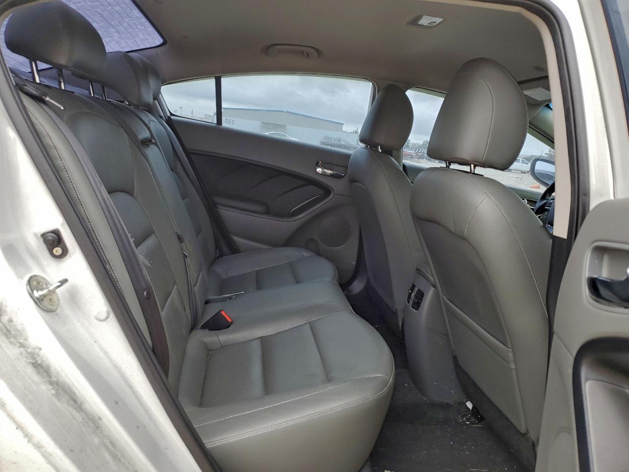 2017 KIA FORTE