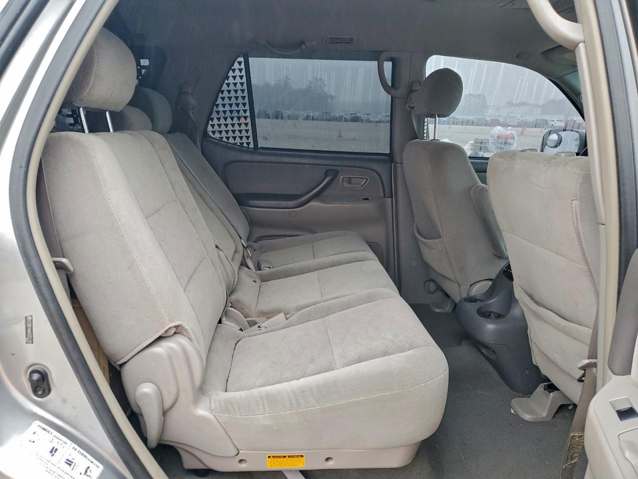2005 TOYOTA Sequoia