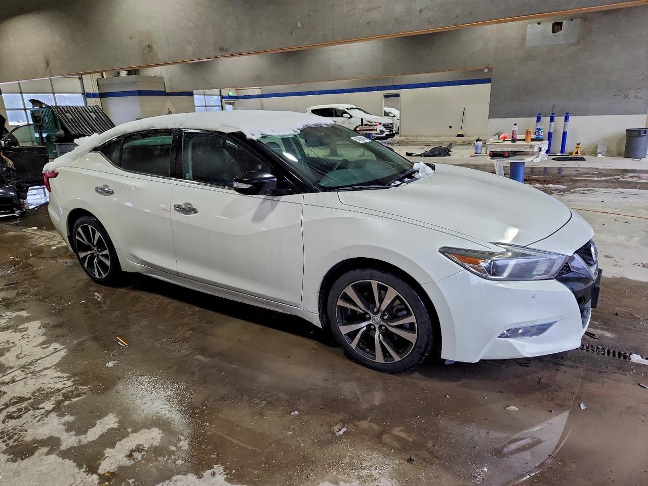 2017 NISSAN Maxima
