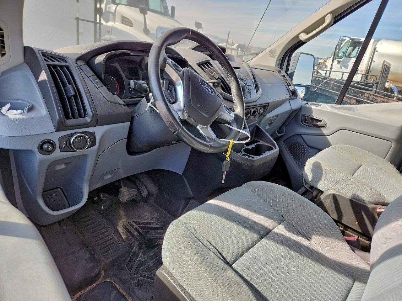 2015 FORD Transit