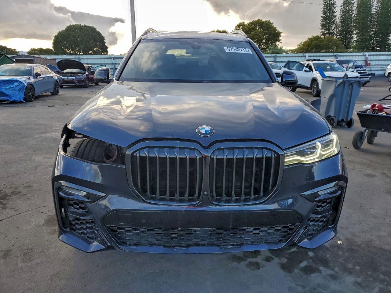 2021 BMW X7