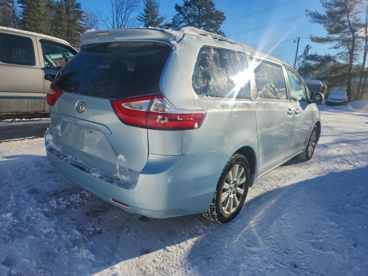 2017 TOYOTA SIENNA