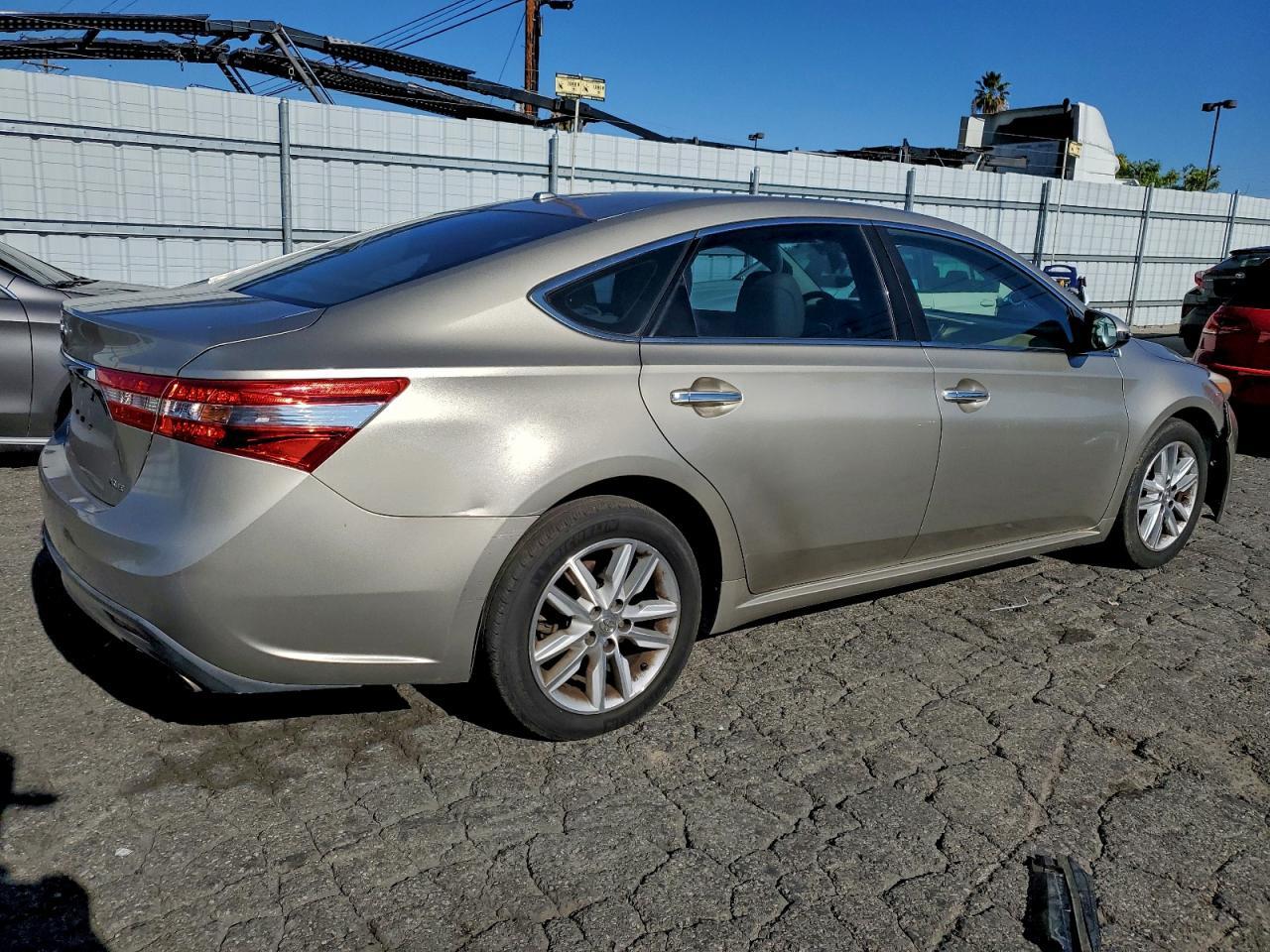 2015 TOYOTA Avalon