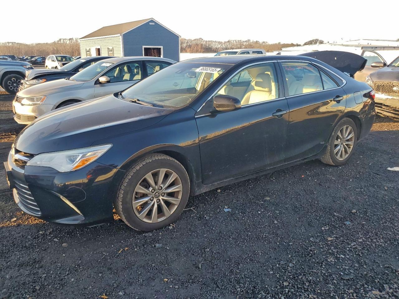 2016 TOYOTA CAMRY